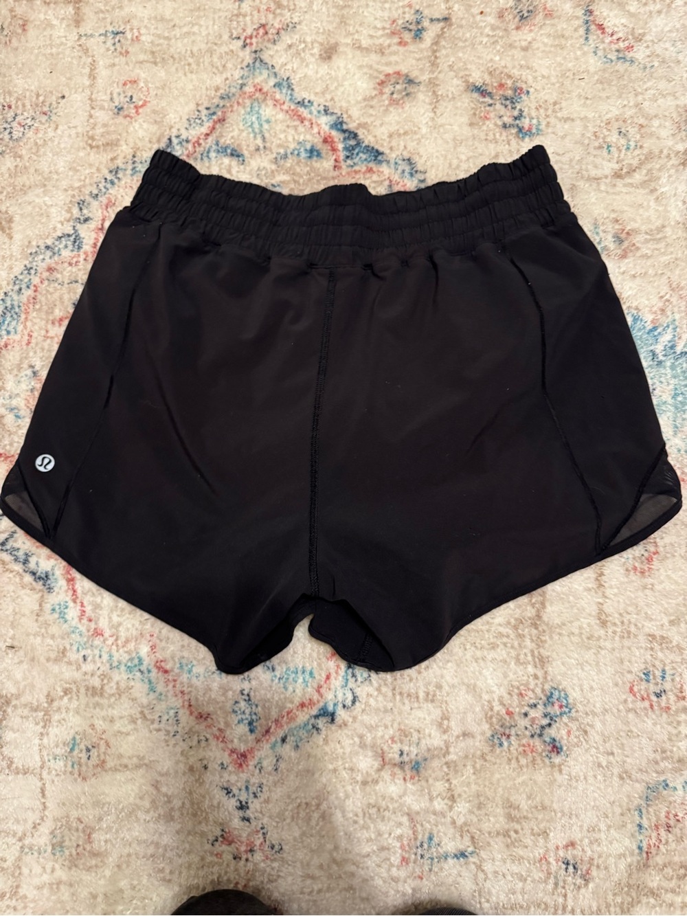 lululemon hotty hot high-rise lined shorts 4"